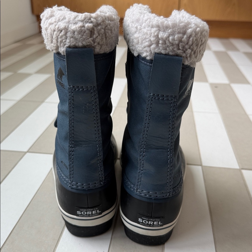 Sorel kids boys or girls winter boots size 4 Yoot Pac - Picture 8 of 8